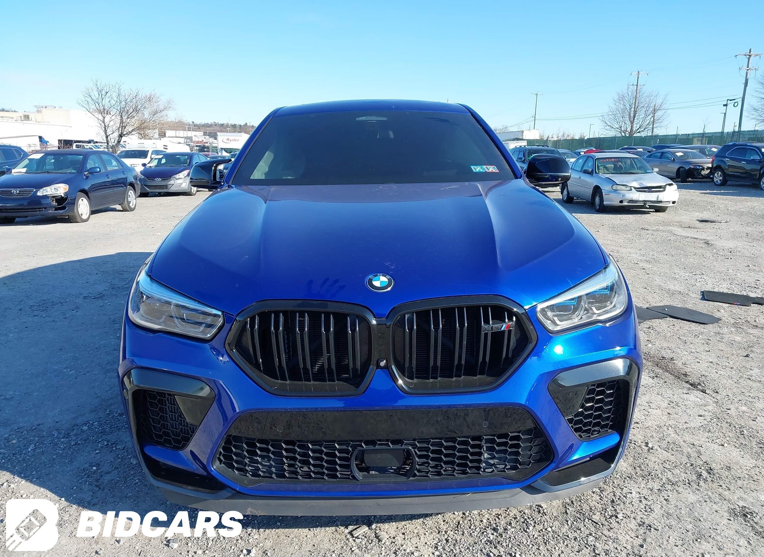 იშლება BMW X6 M F96 2022 წელი