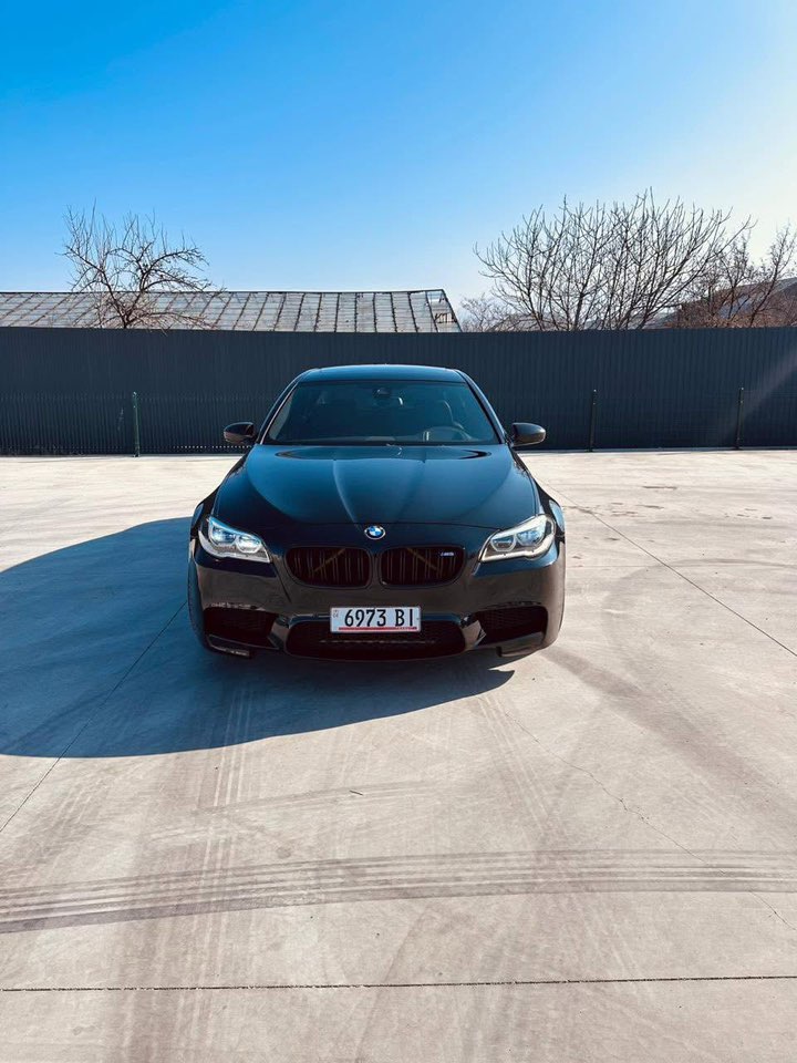 დაიშალა BMW F10 M5 3
