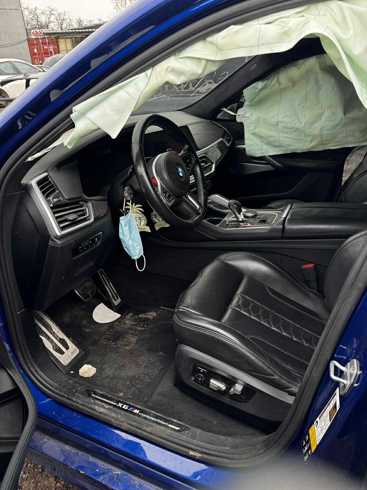 იშლება BMW X6 M F96 2022 წელი 4