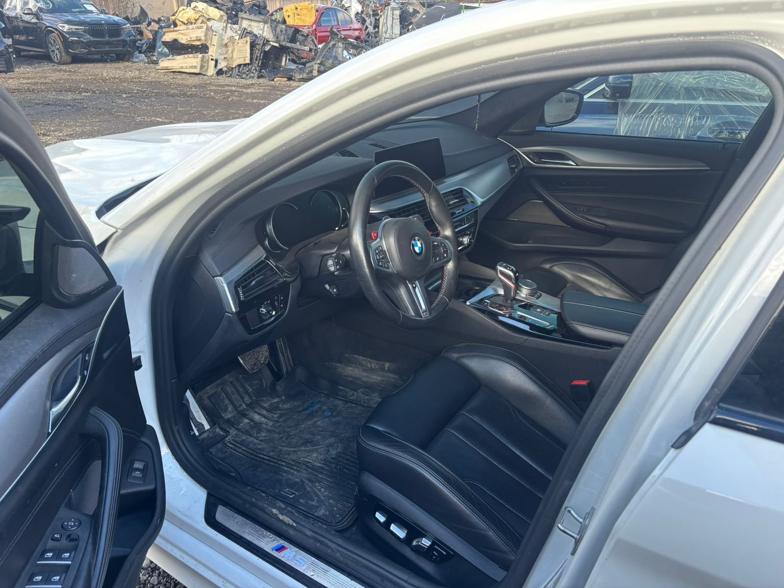 დაიშალა BMW M5 F90 2019 წ. 3