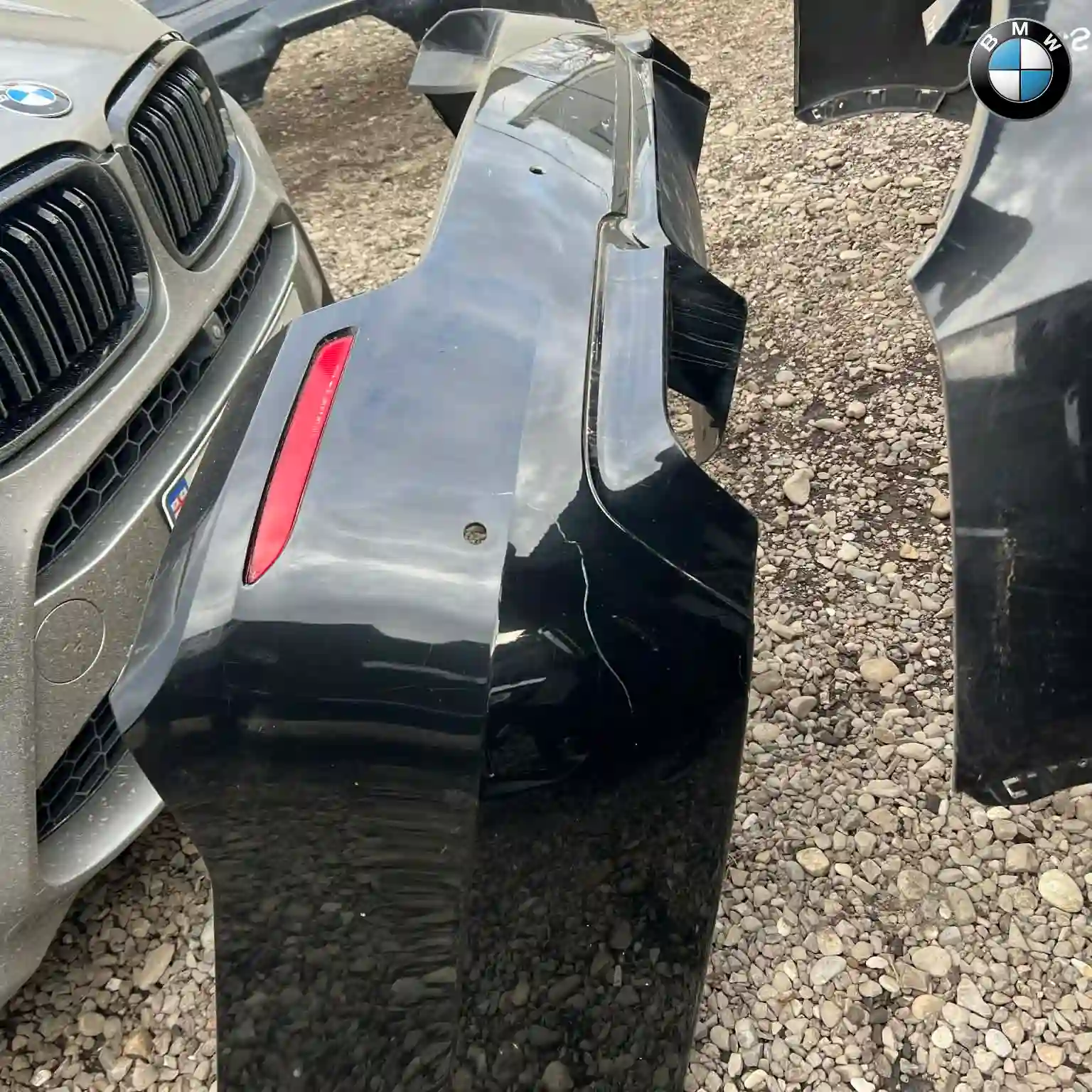 BMW F10 M5 - უკანა ბამპერი/შიტოკი "შავი" (2012 - 2016) | Ukana Bamperi/shitoki 2